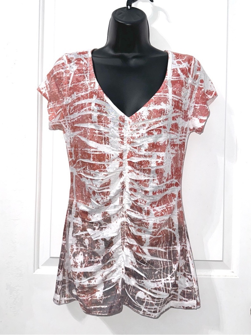 Maurice’s early 2000’s Y2K short sleeve tee with front ruching, size Small